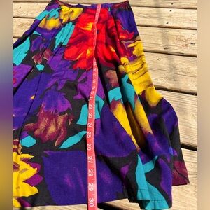 Bright vintage floral print skirt
